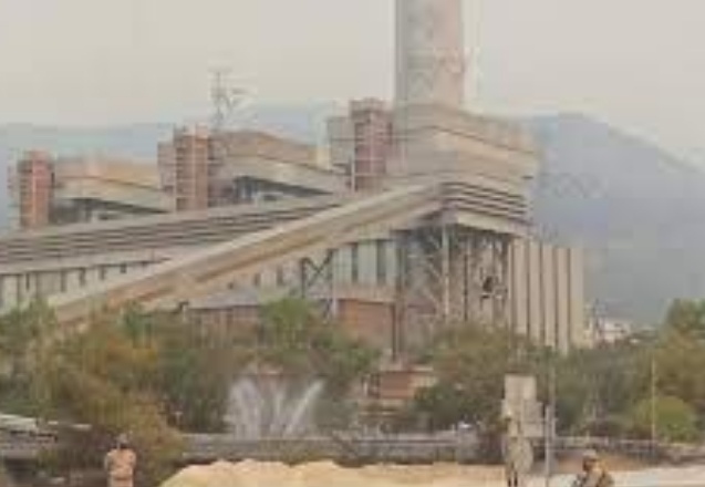 Milas'ta termik santral bölgesindeki alevler etkisini kaybetti