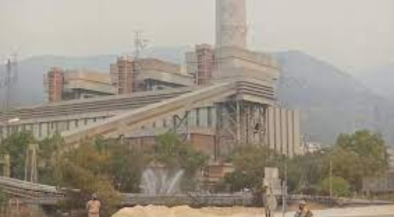 Milas'ta termik santral bölgesindeki alevler etkisini kaybetti