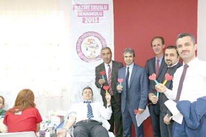 Mili Eğitim Müdürü Mete, kan bağışladı