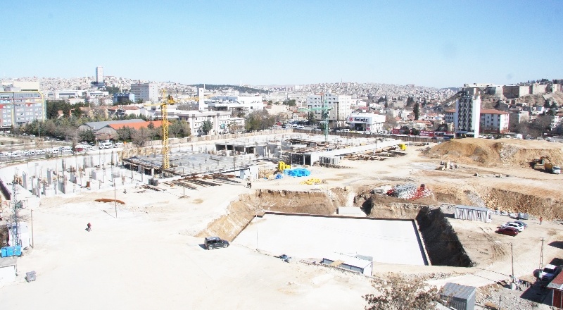 Millet Bahçesi inşaatı sürüyor