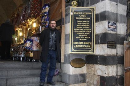 &#8220;Milletvekilleri ve bürokratlar esnafa sahip çıksın&#8221;