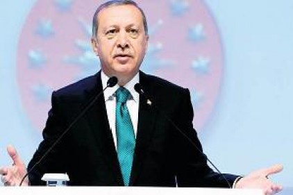 Milletvekilleriyle gruplar halinde görüşüyor