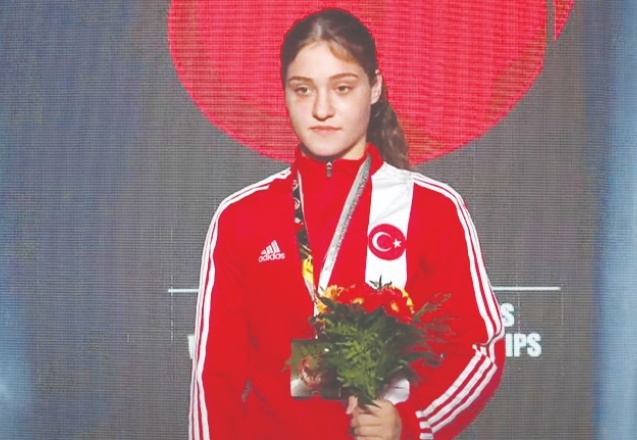 Milli boksör Büşra Işıldar, dünya şampiyonu oldu