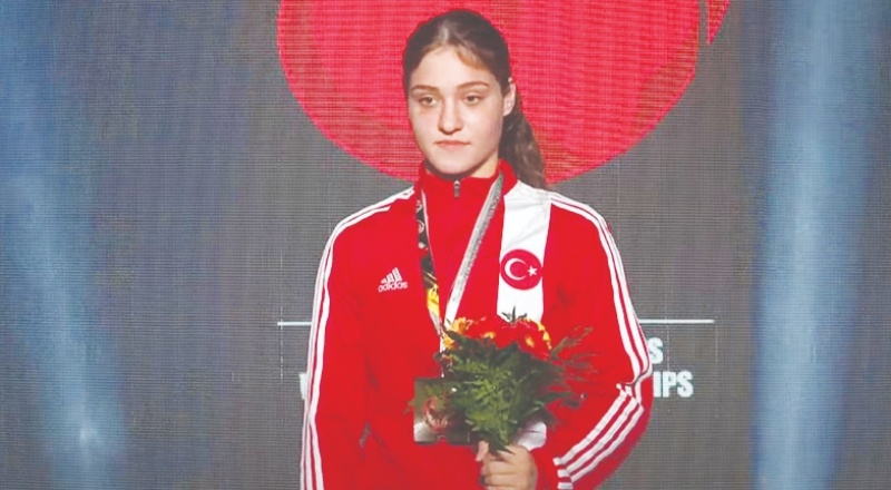Milli boksör Büşra Işıldar, dünya şampiyonu oldu