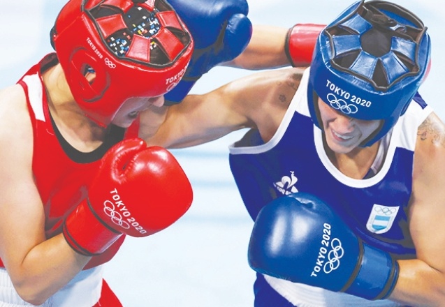 Milli boksör Esra Yıldız, çeyrek finale yükseldi