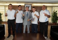 Milli boksörler, Mehmet Tahmazoğlu'nu ziyaret etti