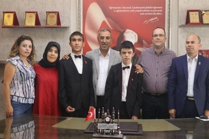 Milli Eğitim Müdürü Yağcı&#039;dan engelsiz yeteneklere ödül 