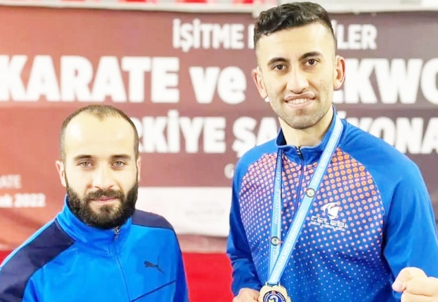 Milli karateci Kardeşler İşitme Engelliler Türkiye Şampiyonası’nda altın madalya kazandı