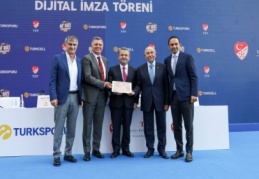 Milli takım ile ilk dijital imza töreni