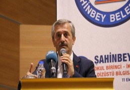 Milli takımın 6 oyuncu ve antrenörüne 30’ar Cumhuriyet altını vereceğiz