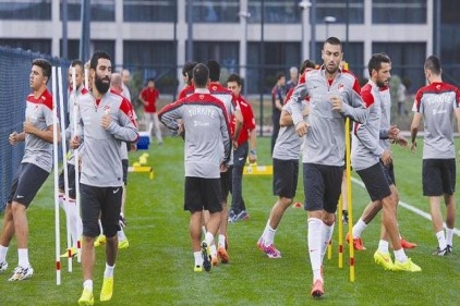 Milli takımın rakiplerinin aday kadroları belli oldu