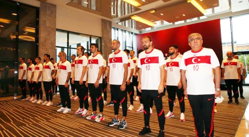 Milli takımlardan "Atatürk" anması