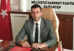 Milliyetçi Hareket Partisi İl Başkanlığına seçilen Cahit Çıkmaz ve yönetimi mazbatasını törenle aldı.