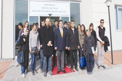Mimarlık ve Tasarım Fakültesi öğrencileri sahaya iniyor