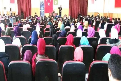 Mine Sota ile &#8220;Gülme Başına Gelir Komşuna&#8221; söyleşisi