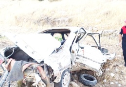 Minibüs ile otomobil çarpıştı: 2 yaralı