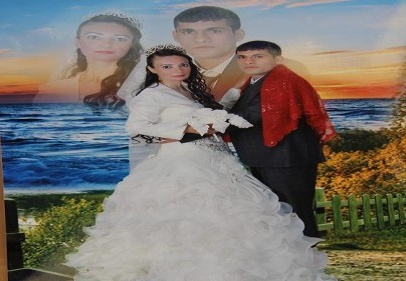 Minibüste fenalaşınca yol kenarına ölüme terkedildi