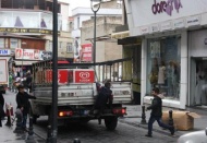 Minibüsün arkasında, heyecanlı ama tehlikeli yolculuk