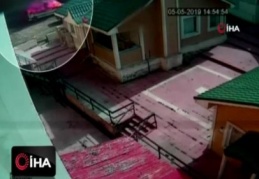 Minibüsün içinde oyun oynayan çocuklar yangın çıkardı