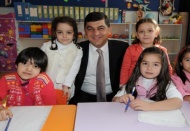 Minik öğrencileri ziyaret etti