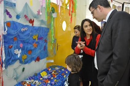 Minik ressamlar, eserlerini sergiledi