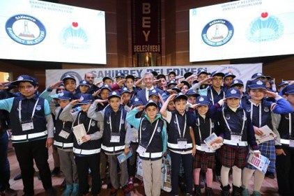 Minik zabıtalara eğitim verildi