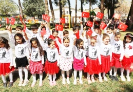 Minikler 23 Nisan’ı coşkuyla kutladı