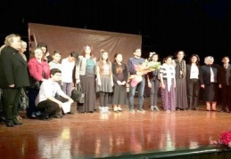 Minikler sahneden mesaj verdi