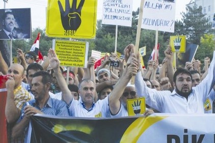 Mısır&#8217;da yaşanan olayları protesto etmek için bir araya geldiler