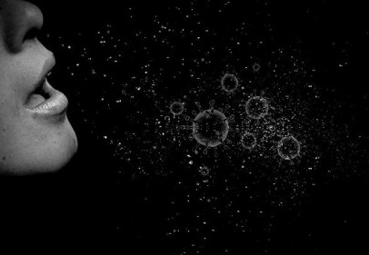 MIT Profesörü: Virüs 8 metreye kadar sıçrayabiliyor