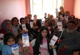 MKYK Üyesi Serpil Kavlak referandum çalışması yapıyor