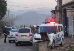 Mobilya atölyesinde silahlı kavga çıktı