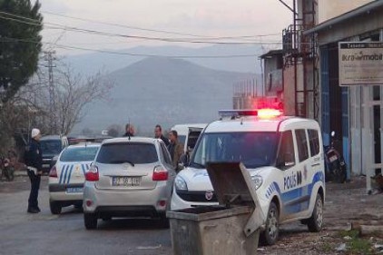 Mobilya atölyesinde silahlı kavga çıktı