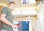 Mobilya dükkanında yaptığı karavanlara talep yağıyor