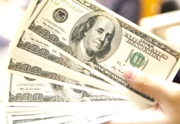 Moody's'in not indirimi sonrası dolar kuru rekor seviyelerin hemen altında