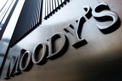 Moody&#8217;s&#8217;in notunu durağana çevirmesi kaygıları artırdı