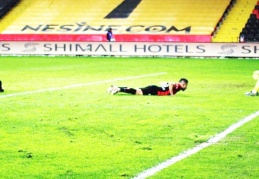 "Morais kendi kalesine attığı gol için özür dileyip takımdan ayrıldı"