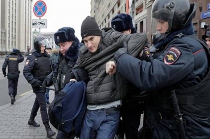 Moskova&#039;da Putin karşıtı protesto gösterisinde 380 gözaltı