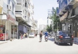 Motosiklet arkasındaki atı kilometrelerce koşturdu 