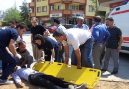 Motosiklet devrildi, 1 kişi yaralandı 