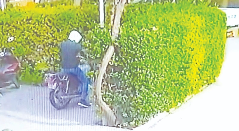 Motosiklet hırsızları yakayı ele verdi