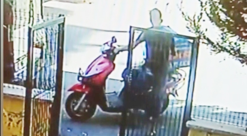 Motosiklet hırsızlığının şüphelileri yakalanarak gözaltına alındı