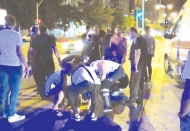 Motosiklet ile otomobil çarpıştı: 2 yaralı