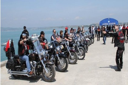 Motosiklet senfonisi orkestrası kurdular