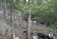 Motosiklet uçuruma düştü