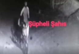 Motosikletin çalınma anı güvenlik kamerası tarafından kaydedildi
