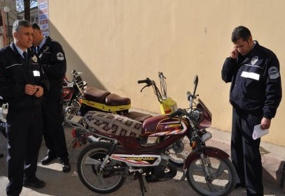 Motosikletle giderken kalp krizi geçirip öldü