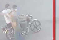 Motosikletli kapkaççılar güvenlik kamerasında