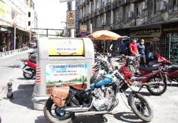 Motosikletten kaldırımlarda yürüyecek yer kalmıyor