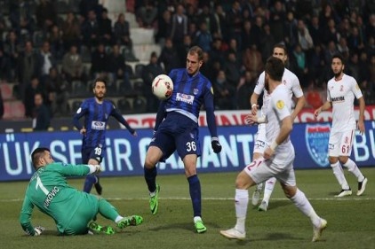 Mücadele Balıkesirspor&#039;un 2-1&#039;lik üstünlüğüyle ile sonuçlandı
